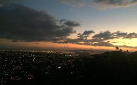 Hill Retreat - Kingston
